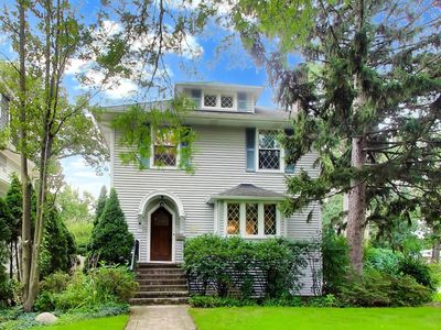 1110 Elm St