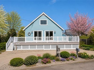 24 Redwood Dr