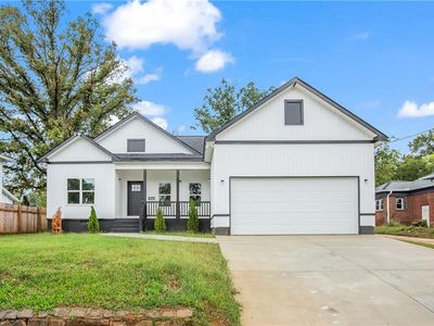 2910 N Patterson Ave