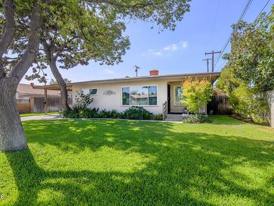2326 W Clydewood Ave