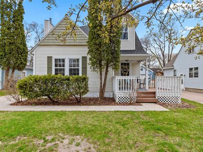 904 Allouez Ter