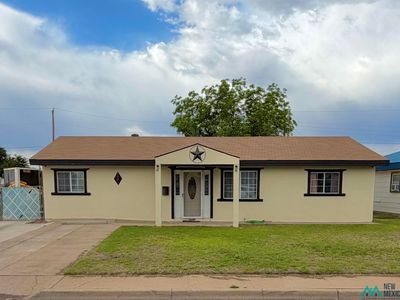 Property at 1001 W Laughlin Dr, Hobbs, NM