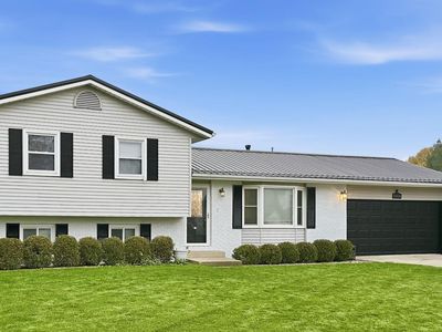 27424 Lamplighter Ln