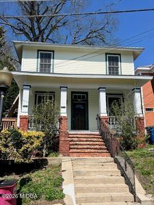 965 New St