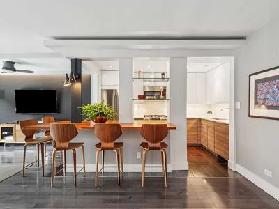 145 E 84th St APT 4F