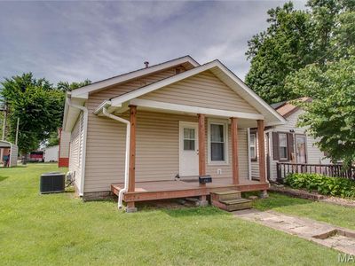 110 W Cherry St