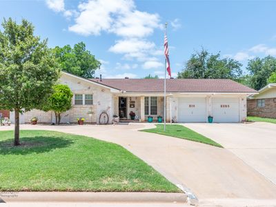 2542 Greenbriar Dr