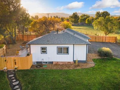 437 Clover Ln