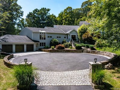 19 Twin Bridges Road