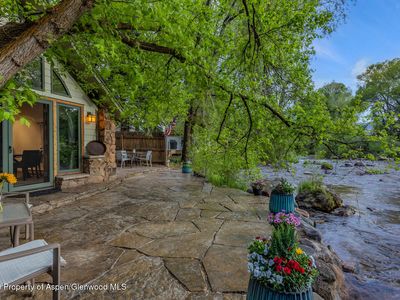 166 Swinging Bridge Ln