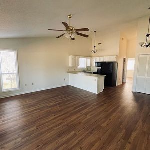 1026 Red Tree Cir #J