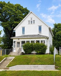 810 6th Ave N