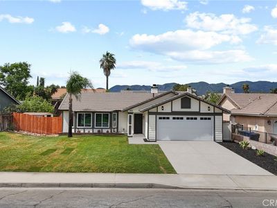 2402 W Sunrise Dr