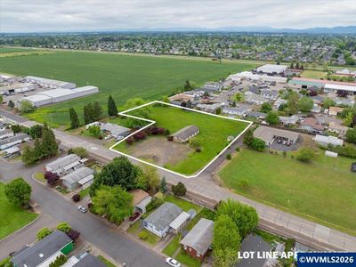 2120 Three Lakes Rd SE