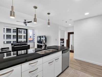 1200 Main St APT 1708