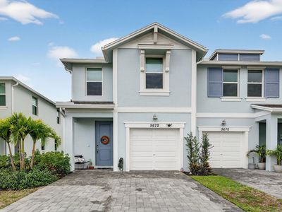 5672 SE Edgewater Circle