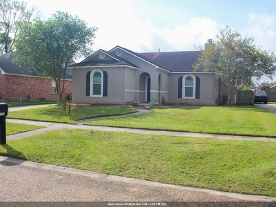15430 Woodlore Dr