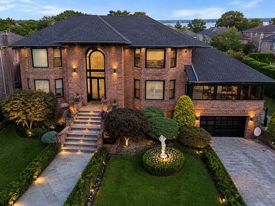 5 Nicolosi Dr