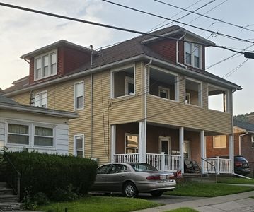 61 Zoa Ave