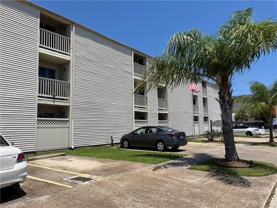 2330 Edenborn Ave #201