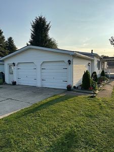 148 Golden Pond Est