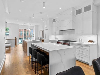 561 E Broadway