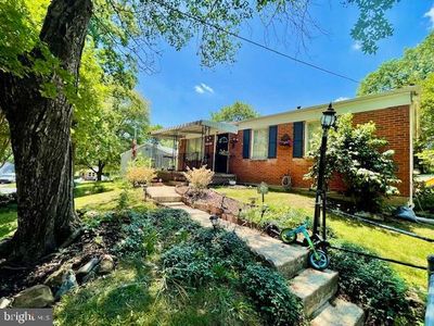 5502 Belva Pl