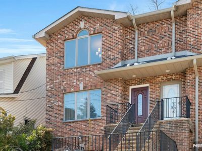 573 Kearney Ave
