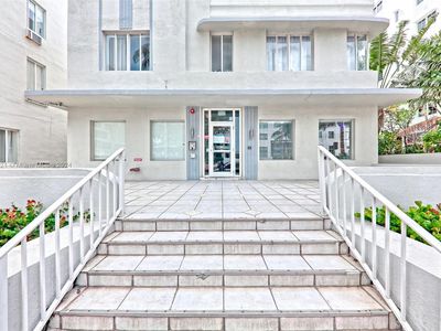 3710 Collins Ave N #202