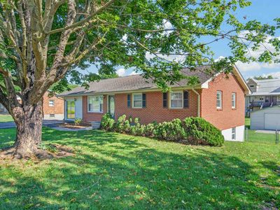 6902 Riverbend Dr