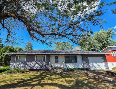 2703 Willow Dr
