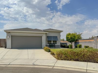 Property at 9603 Silver Falls Ln, Shafter, CA
