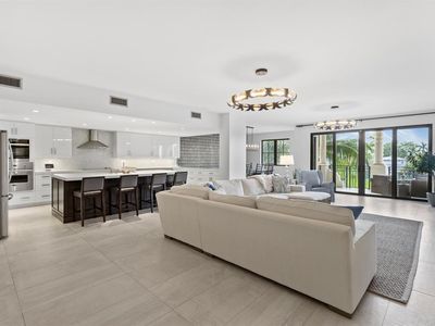 1532 SE 12th St #302