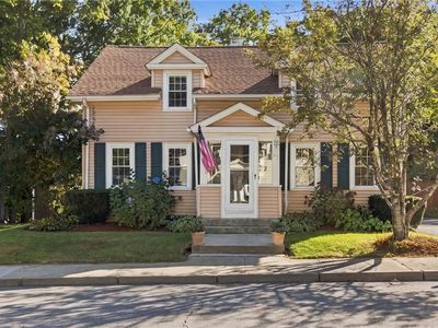 37 Mill St