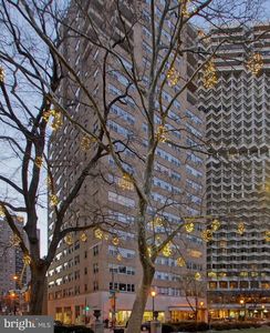 220 W Rittenhouse Sq APT 16C