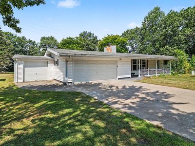 2218 Maple Rd