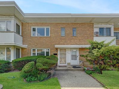 Property at 4925 Carol St #D, Skokie, IL
