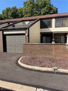 512 Turnberry Ln