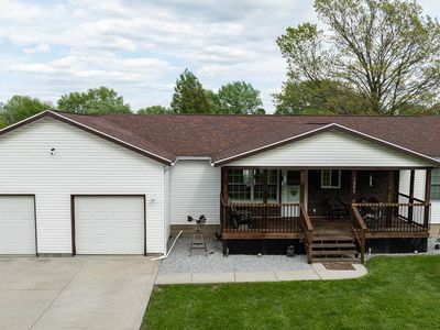 1082 Country Club Dr