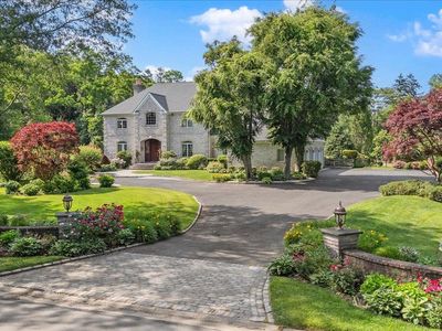 10 Overbrook Lane