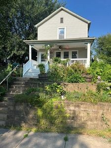 469 Hall Ave