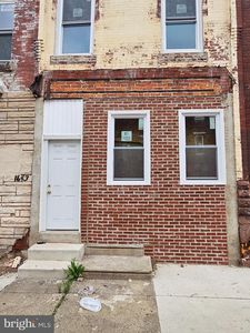 1643 W Huntingdon St