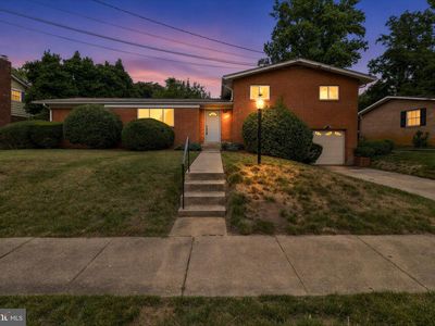 2200 Rosecroft Blvd