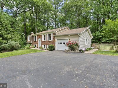 8819 Lafayette Dr