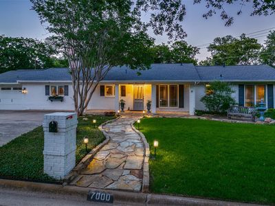 7000 Lowery Ln