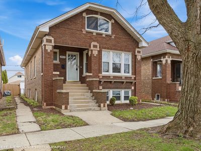 2423 Wesley Ave