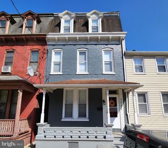 208 Perry St