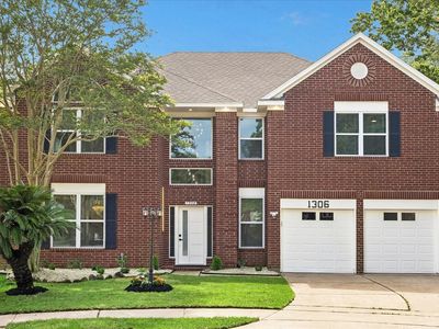 1306 Hunter Wood Dr