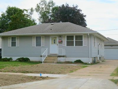 3033 3rd Ave