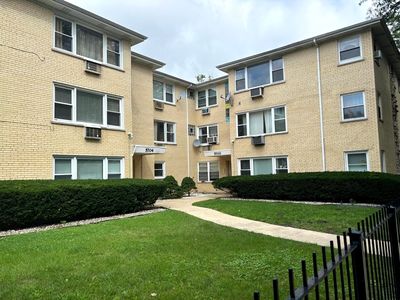 5700 W Montrose Ave APT 1C